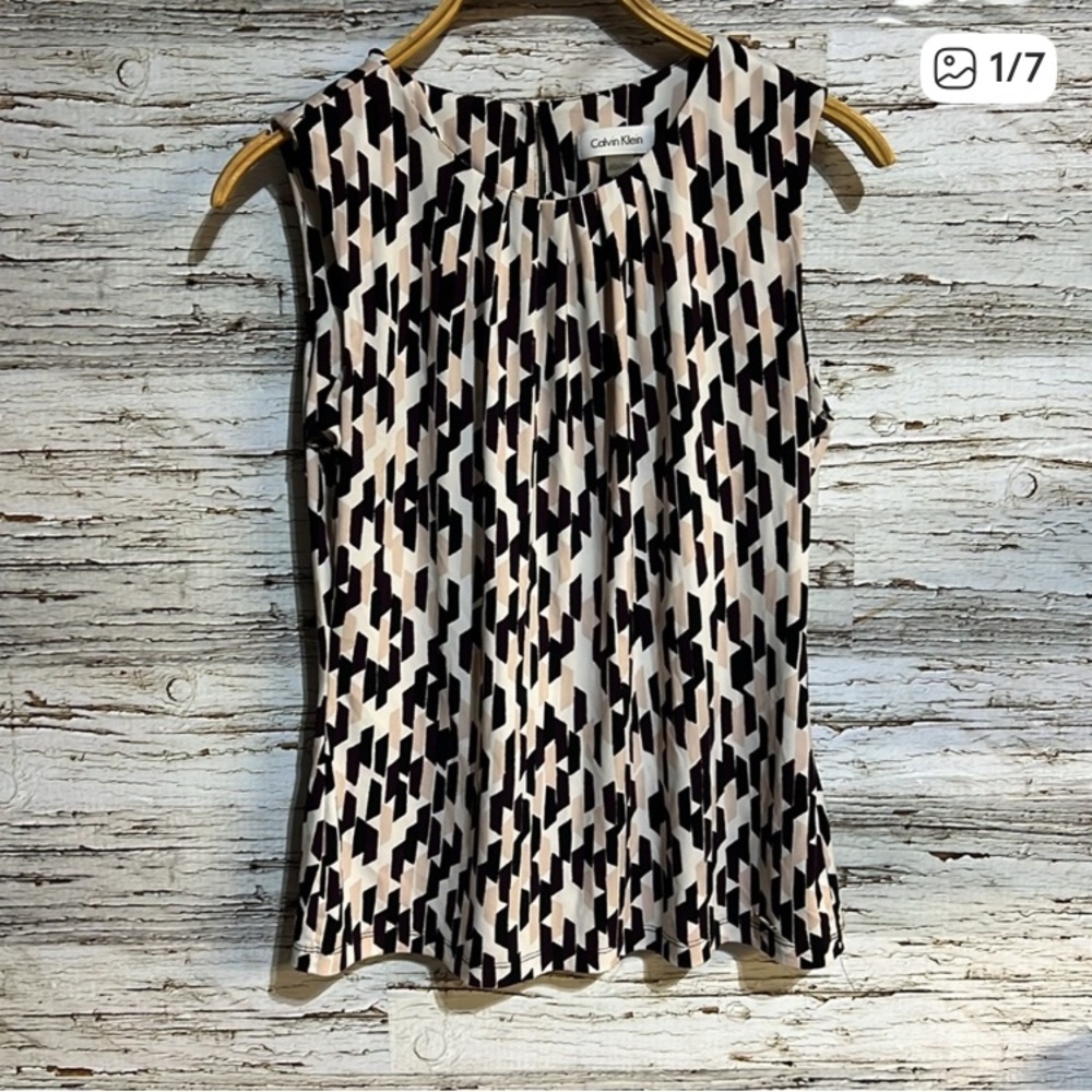 Calvin Klein Sleeveless Top with Geometric Pattern Size Medium